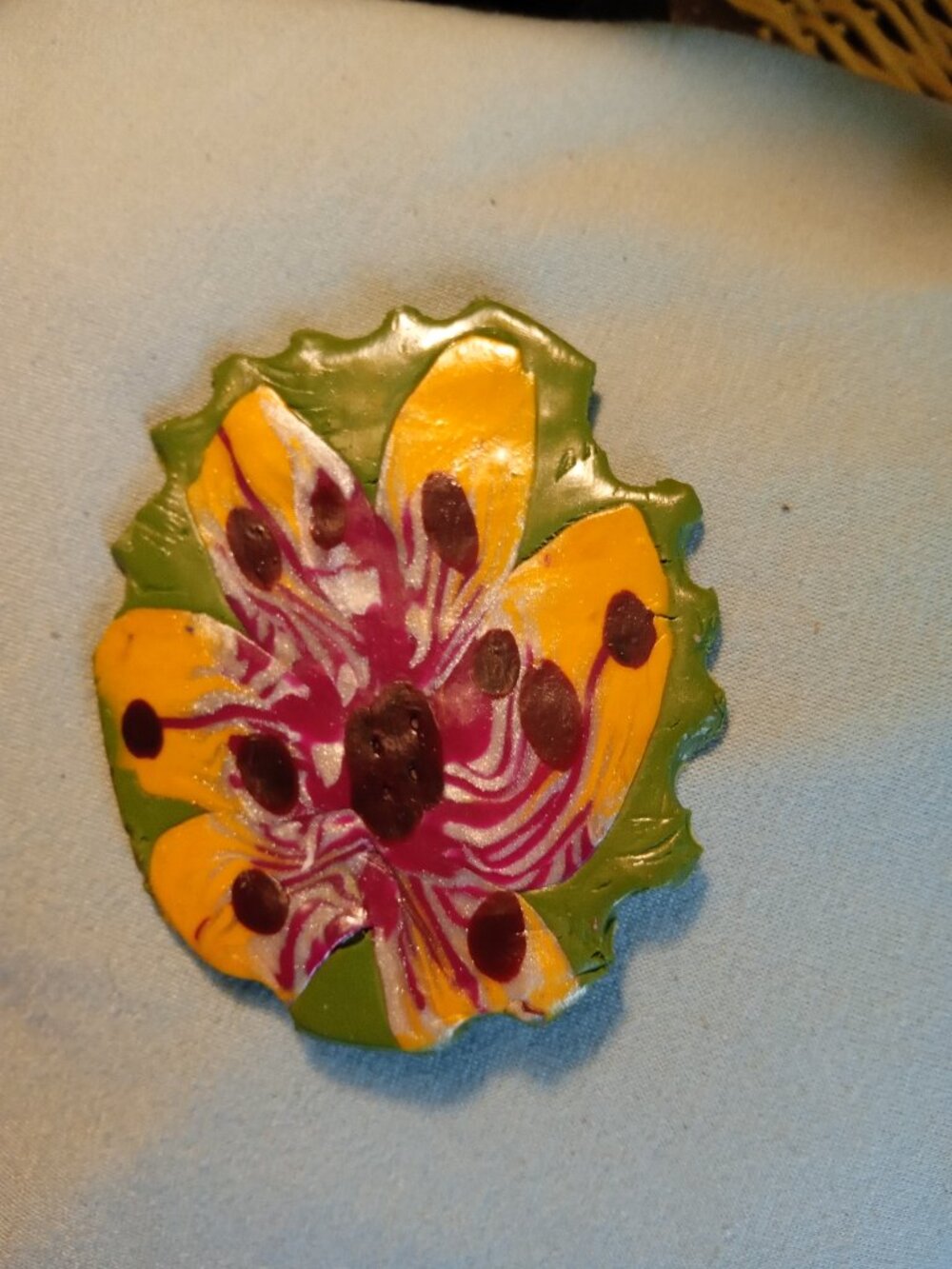 ABSTRACT FLOWER MAGNET